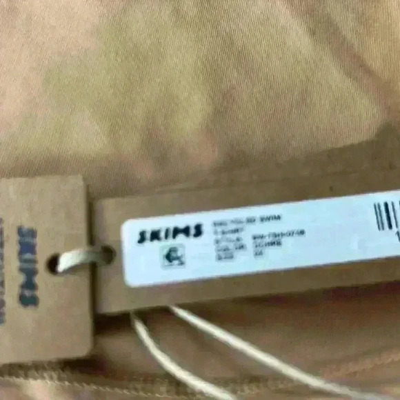 New with tags - Skims Recycled Swim T-Shirt. 2X - Picture 3 of 7